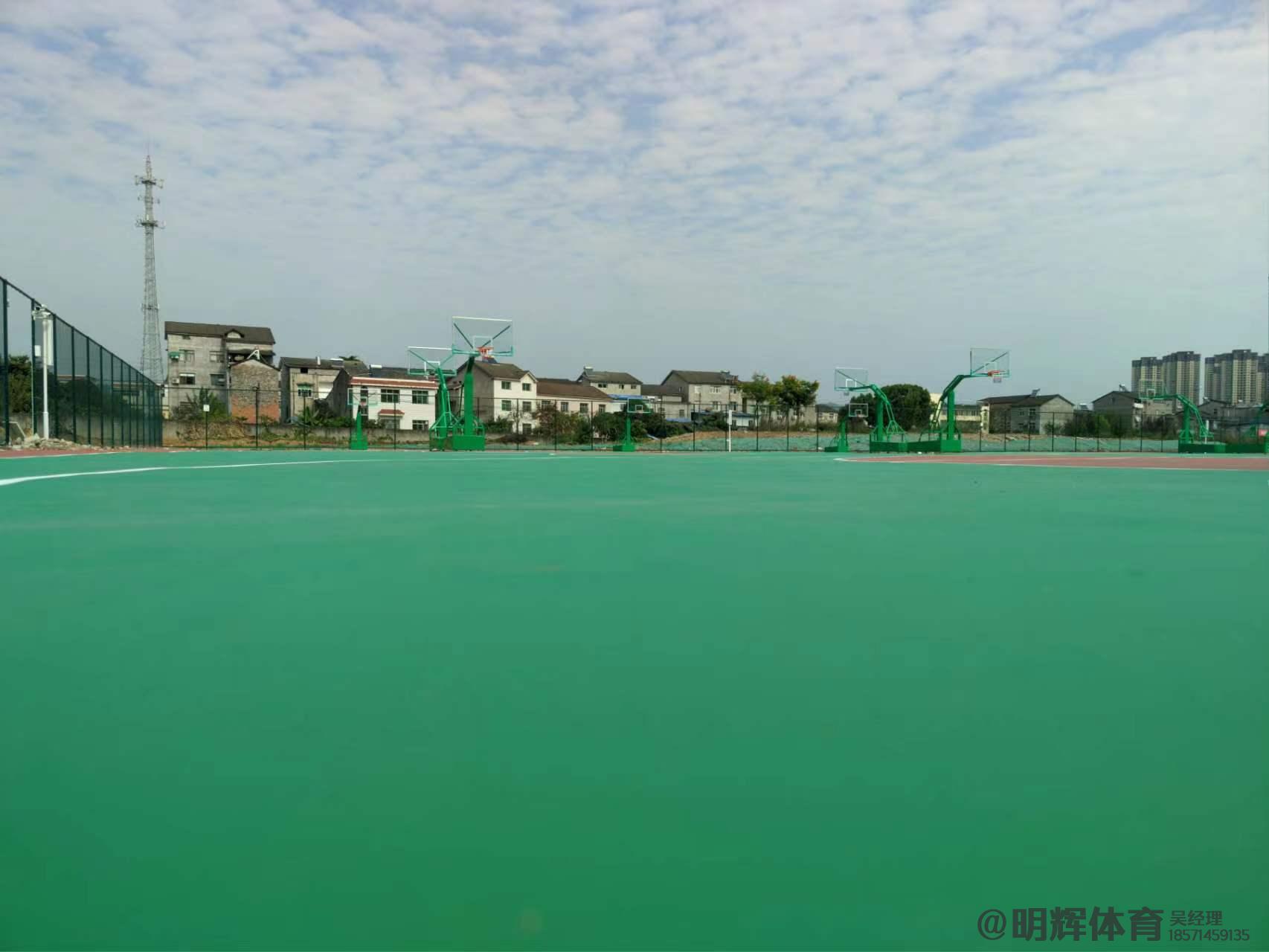 泰州硬地丙烯酸球场的优缺点